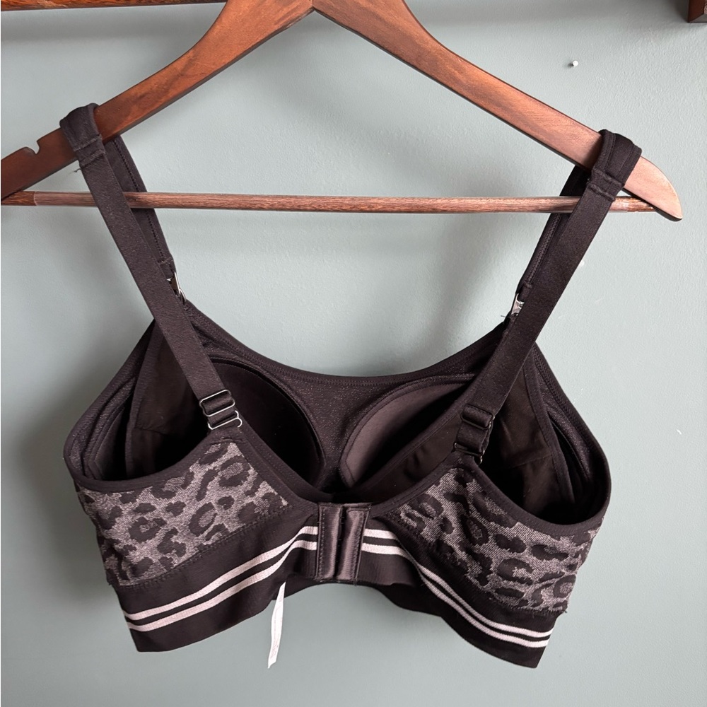 MomCozy Pumping Bra - Picture 4 of 12